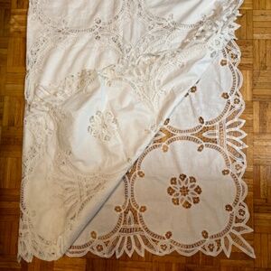 NWOT 100% Cotton White Tablecloth (68" x 84" approx)